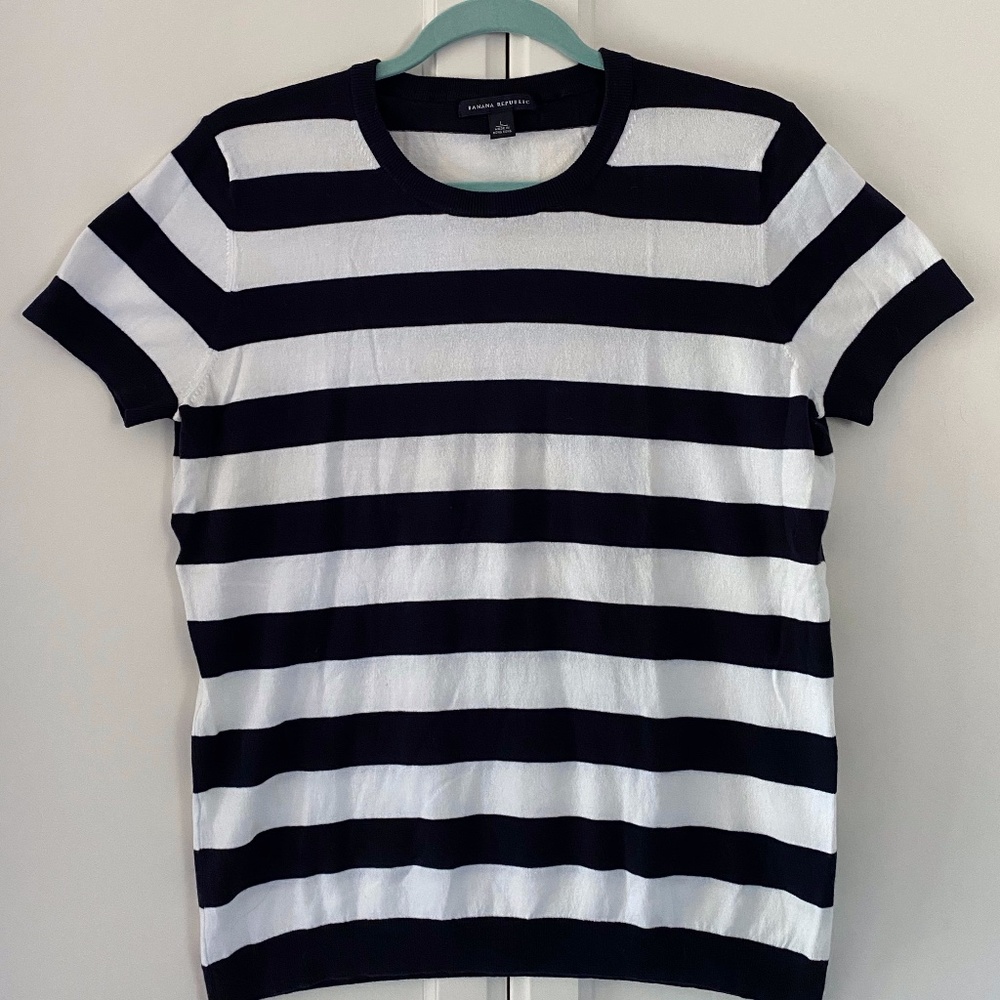 Banana Republic B/W Stripe S/S Sweater, size L